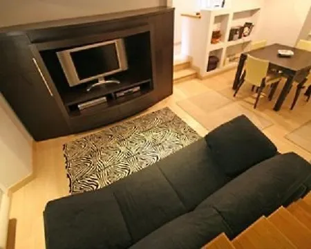 Happy House Rienzo Apartman *